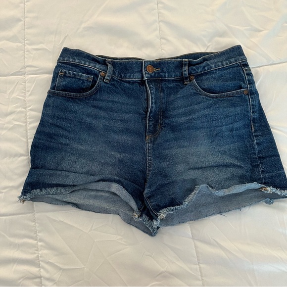 LOFT High Rise Frayed Cut Off Denim Shorts in Staple Mid Indigo Wash Sz 6 (28) - Picture 2 of 7